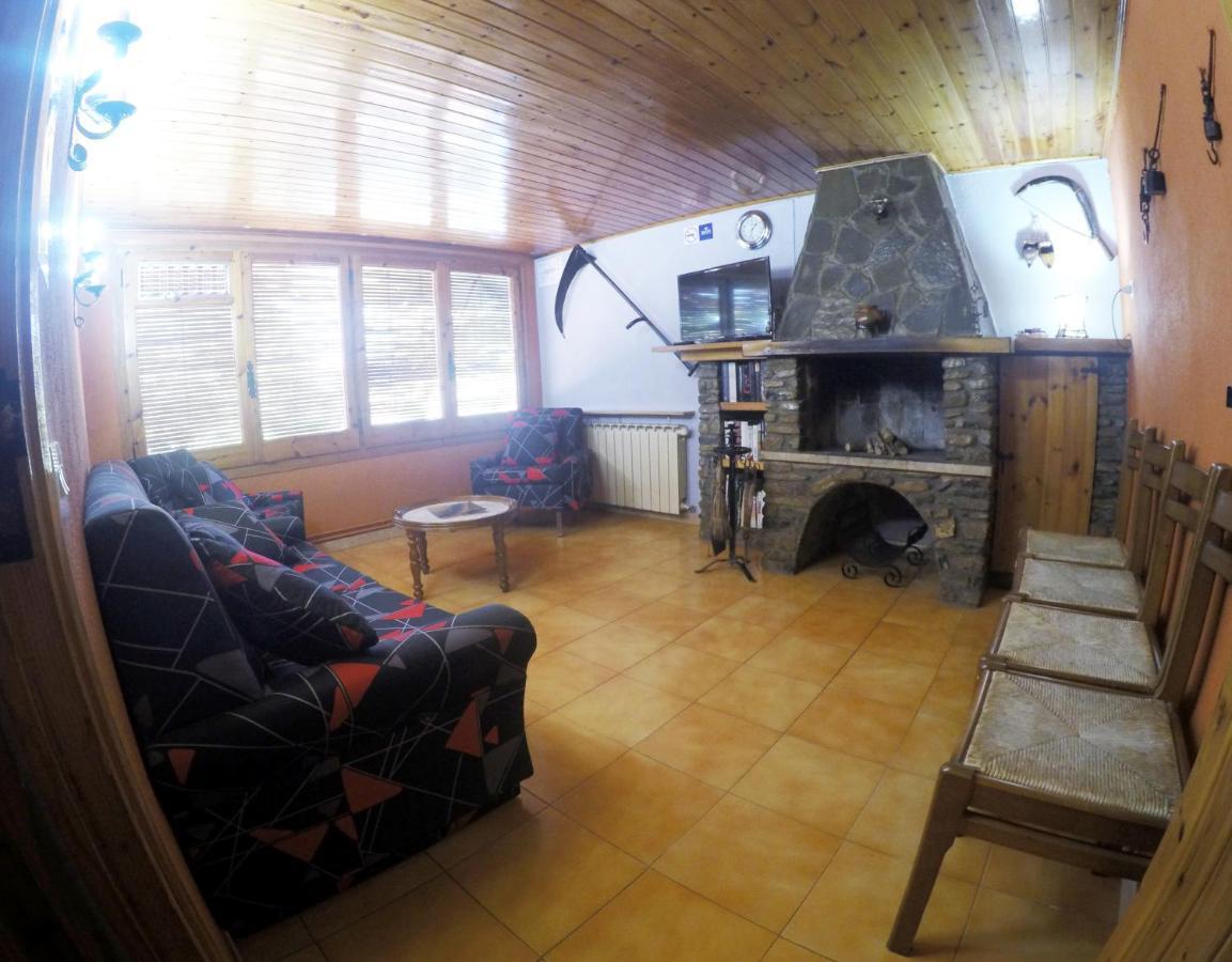 FINCA CAL TARRÉ - Alojamientos turísticos Campdevánol Esterno foto
